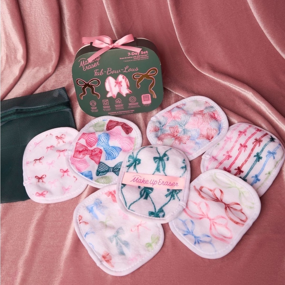 NIB Reusable Makeup Eraser Fab-Bow-Lous 7 Day Set Coquette Gift Feminine